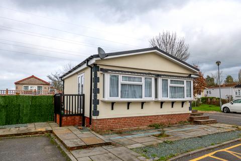 Bonehurst Road, Horley RH6 1 bed park home for sale