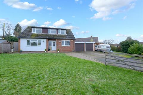 Lodge Crescent, Bayston Hill, Shrewsbury 3 bed detached house for sale