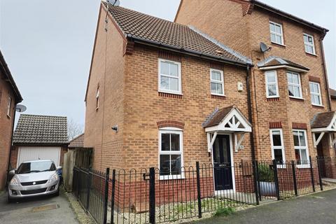 Staples Drive, Coalville LE67 3 bed semi