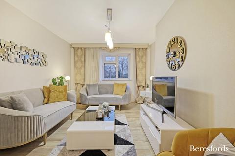 Bell Avenue, Romford, RM3 1 bed apartment for sale