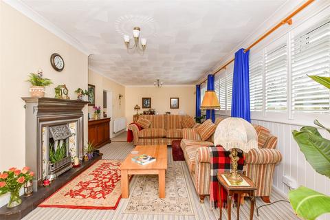 Spitalfield Lane, New Romney, Kent 3 bed detached bungalow for sale
