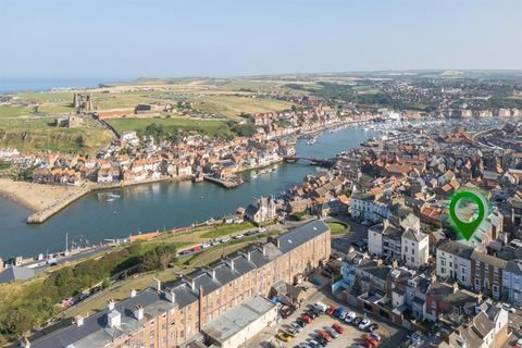 Crescent Place, Whitby 6 bed house for sale