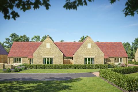 Rooktree Court, Down Ampney... 2 bed bungalow for sale