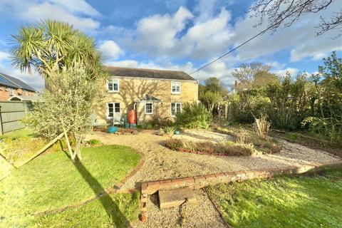 Freshwater, Isle of Wight 4 bed cottage for sale