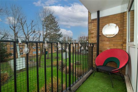 Walpole Road, Teddington, TW11 1 bed apartment for sale