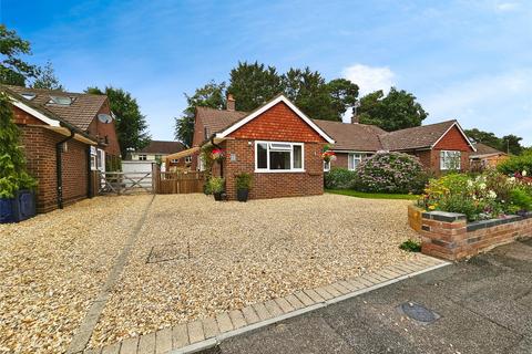 Montrose Close, Fleet, Hampshire 3 bed semi