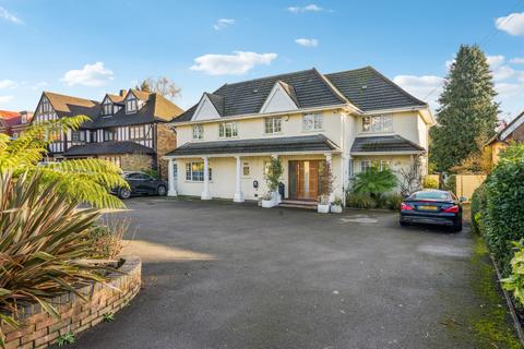 Park Avenue, Rickmansworth, WD3 8 bed detached house for sale