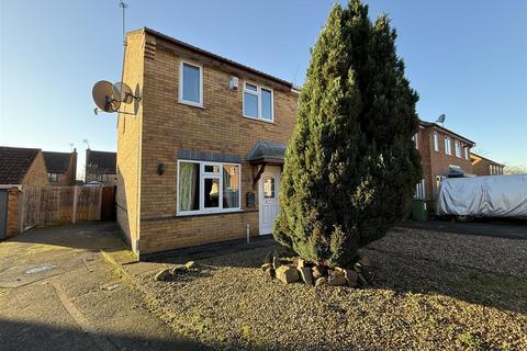 Cannam Close, Whetstone LE8 3 bed semi