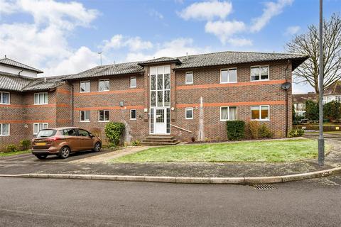 Charlton Road, Andover 2 bed flat for sale