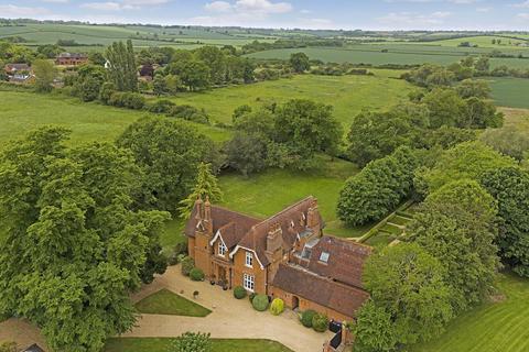 Huntingdon PE28 5 bed detached house for sale