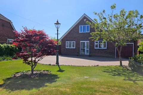 The Green, Hull HU11 4 bed bungalow for sale