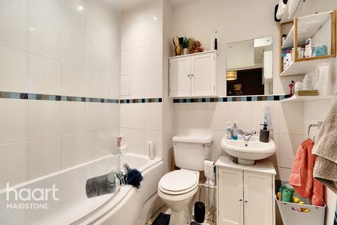 Kingfisher Meadow, Maidstone 1 bed apartment for sale