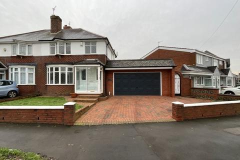 Summerfields Avenue, Halesowen B62 3 bed semi