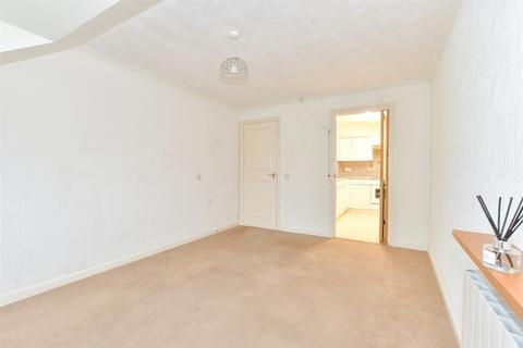 Horndean Road, Emsworth, Hampshire 1 bed flat for sale