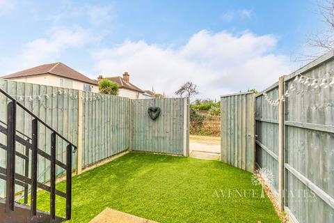 Wimborne Road, Bournemouth BH9 2 bed apartment for sale