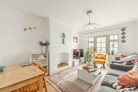 Lynton Road, Rayners Lane, Harrow, HA2 3 bed semi