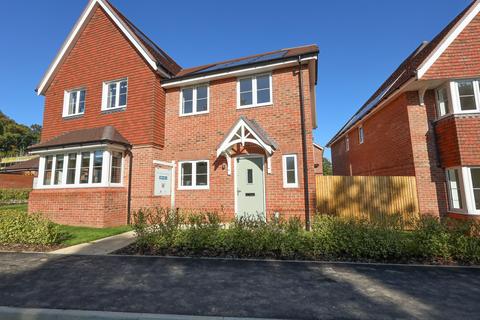 Templegate, Off Keymer Road, RH15 2 bed semi