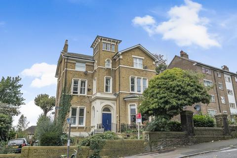 Lewisham Hill, Lewisham, London, SE13 2 bed flat for sale