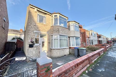 Finsbury Avenue, Blackpool FY1 3 bed semi