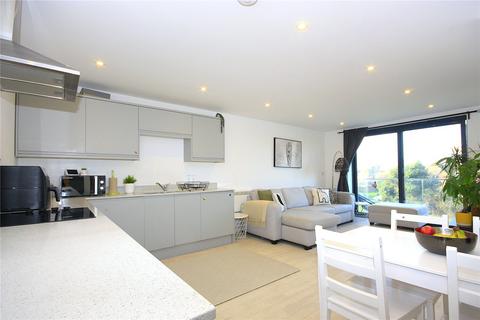 Leigh Road, Havant, Hampshire, PO9 2 bed apartment for sale