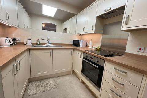 Thicket Road, Sutton, Surrey 2 bed flat for sale