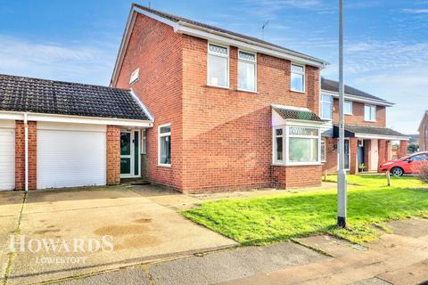 Yarrow Drive, Lowestoft 4 bed detached house for sale