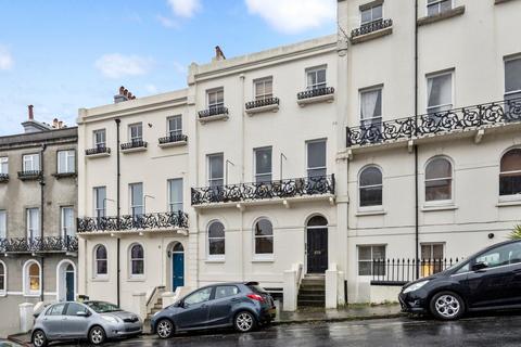 Roundhill Crescent, Brighton 2 bed flat for sale