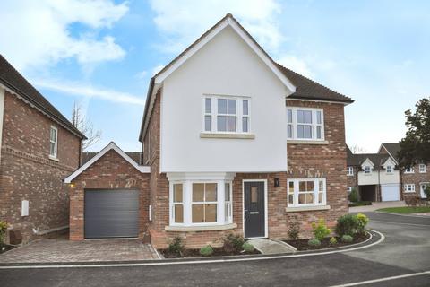 Hatfield Road, Witham, CM8 4 bed detached house for sale
