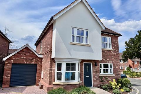 Hatfield Road, Witham, CM8 4 bed detached house for sale