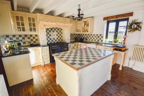 Worksop Road, Mastin Moor... 4 bed detached house for sale