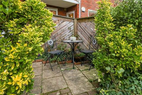 The Downs, Wimbledon, SW20 2 bed flat for sale