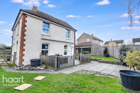 Main Street, Aylesbury 4 bed detached house for sale