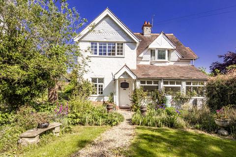 Sunfield, Streatley on Thames, RG8 5 bed detached house for sale