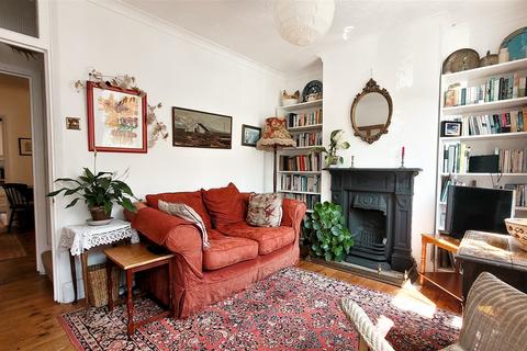 Queens Road, Snodland, Kent 2 bed terraced house for sale