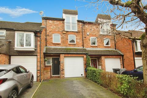 Balmoral Way, Cheshire SK9 3 bed terraced house for sale