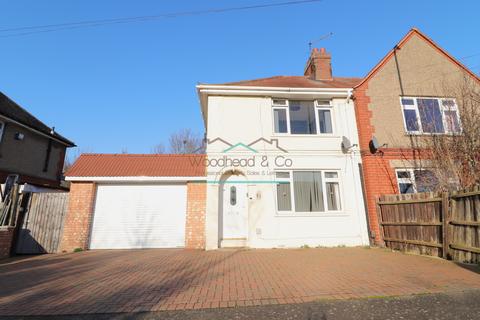 Upper Kings Avenue, Rushden, NN10 8JZ 2 bed end of terrace house for sale