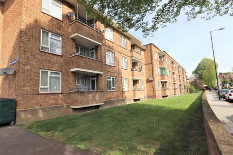 Shardeloes Road, London SE14 2 bed flat for sale