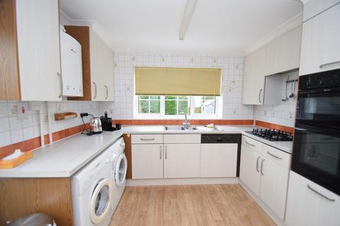 Firwood Close, Eastbourne BN22 3 bed semi
