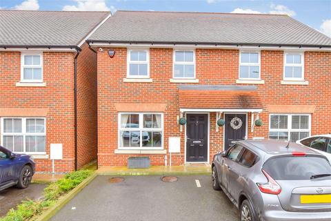 Vickery Court, Staplehurst... 2 bed semi