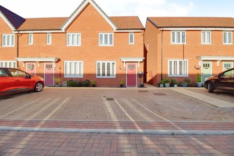 Glanville Crescent, St Neots PE19 2 bed end of terrace house for sale