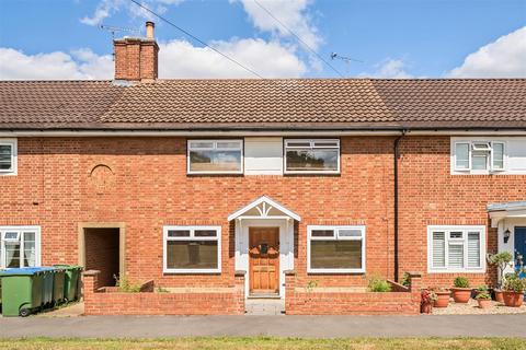 Bankside Drive, Thames Ditton 3 bed house for sale