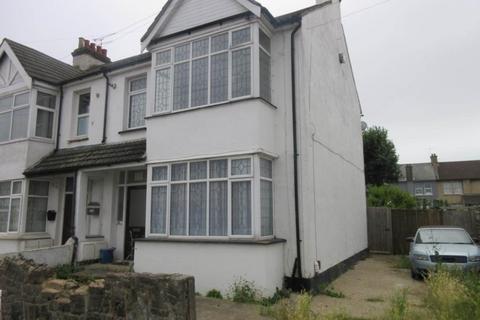 Central Avenue, Southend On Sea 1 bed semi