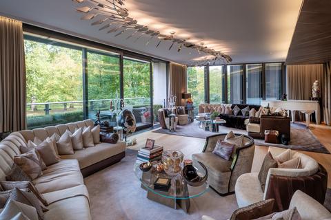 One Hyde Park, London SW1X 4 bed flat for sale