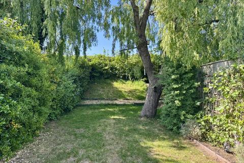 2 bedroom semi-detached bungalow for sale