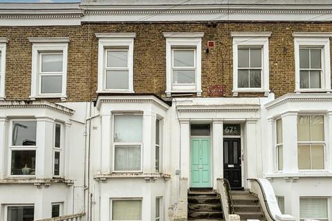 Chadwick Road, Peckham, London, SE15 2 bed flat for sale