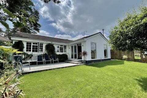 Pineholt Close, St Ives, BH24 4 bed detached bungalow for sale