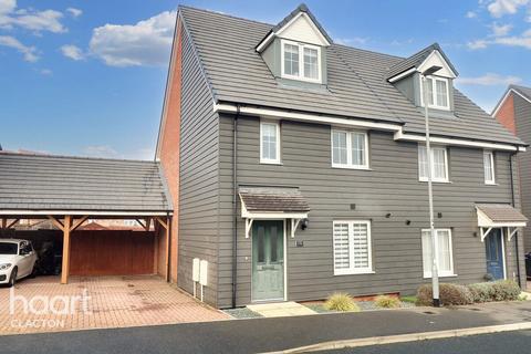 Hamford Crescent, Walton on the naze 3 bed semi