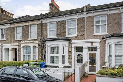 Nutcroft Road, Peckham 2 bed flat for sale