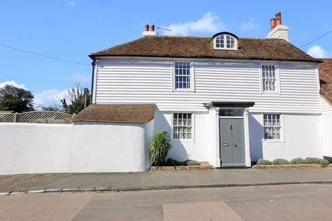 Queens Road, Romney Marsh TN29 4 bed semi