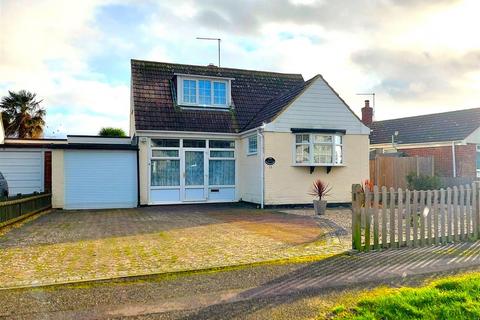 Shepherds Walk, Hythe 4 bed bungalow for sale